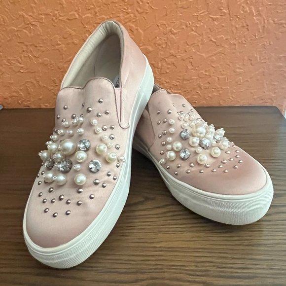 Steve Madden Shoes - Steve Madden Women's size 7.5 Pink Satin sneakers